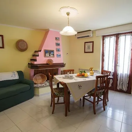 Window On The Ogliastra In Διαμέρισμα Baunei